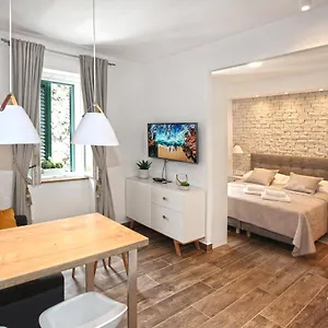 Appartement Tessera, Split